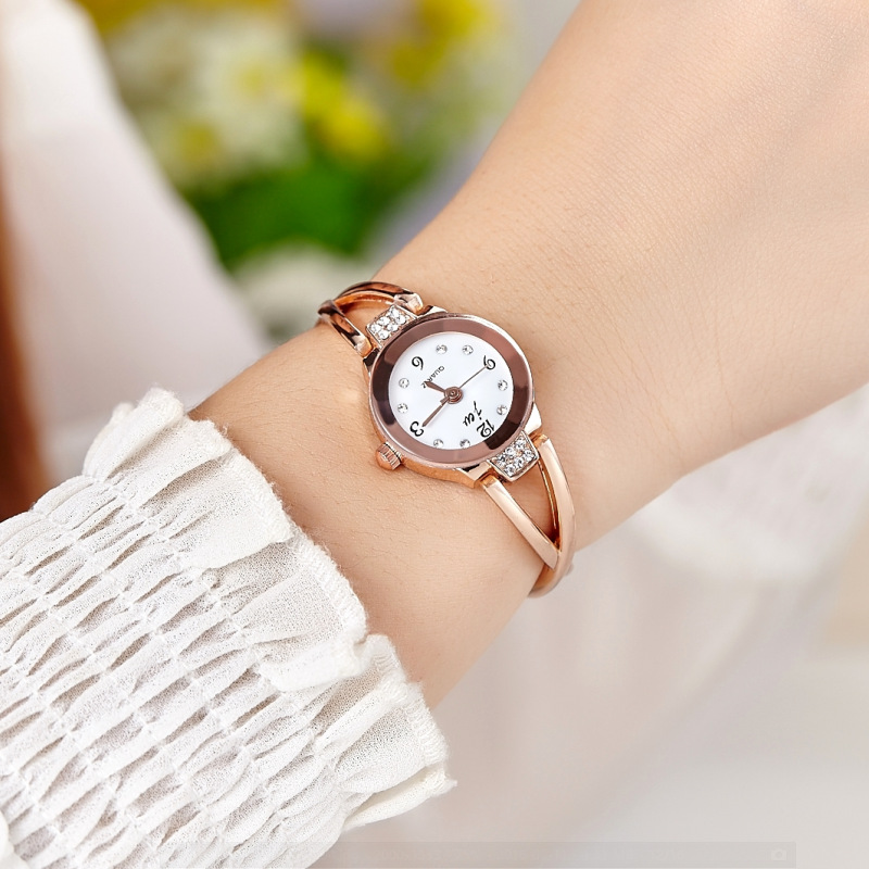 ใหม่อินเทรนด์ผู้หญิงสร้อยข้อมื - Minimalist Thin Watch บทวิจารณ์และราคา
