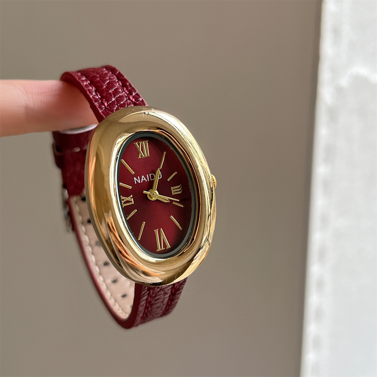 นาฬิกาข้อมือผู้หญิงทรงรีสวยงาม - Minimalist Thin Watch บทวิจารณ์และราคา